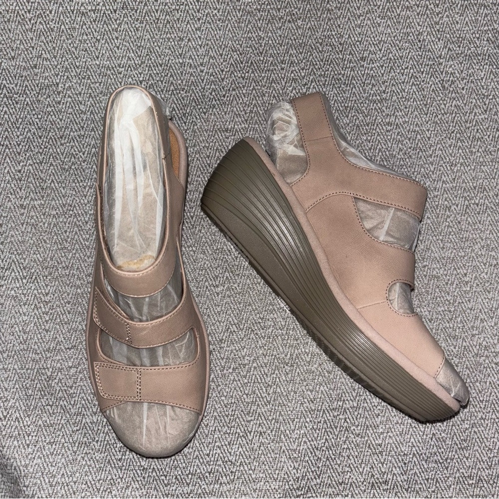 Clarks NEW ecru chunky platform wedge Reedly Juno adjustable leather sandal sz 9